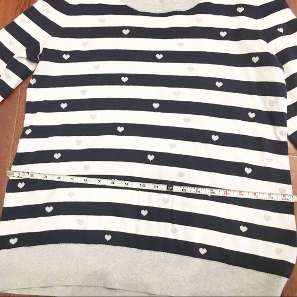 Striped Sweater with heart designs - Picture 4 of 5